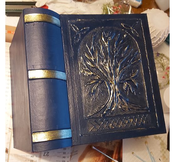 81_Asor_Grimoire sur livre en papier mach&eacute;