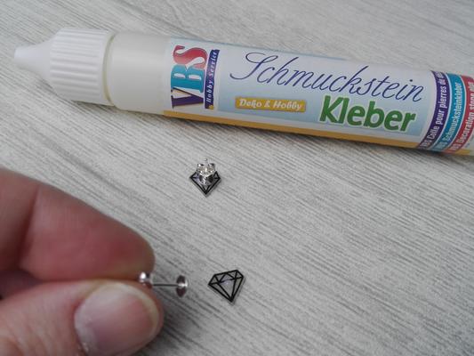 Make your own jewelry with shrink plastic