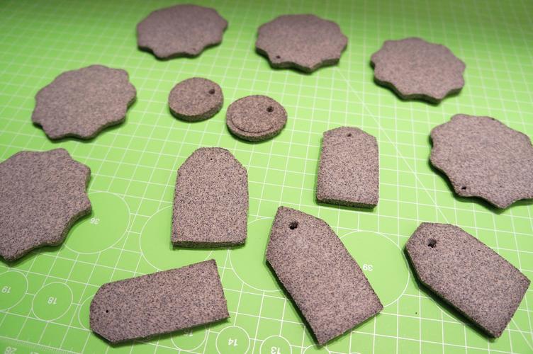 Geschenkanhänger: Warten Anhänger trocknen lassen und warten