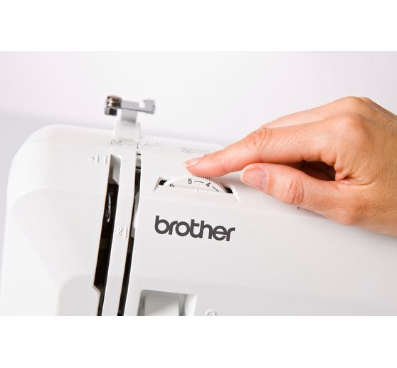 brother naaimachine RH137