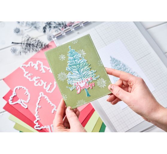 Sizzix Ponssjabloon en Clear Stamps "Pine Holidays by 49 and Market"