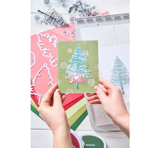 Sizzix Ponssjabloon en Clear Stamps "Pine Holidays by 49 and Market"