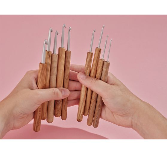addi Crochet avec manche en bois d'olivier
