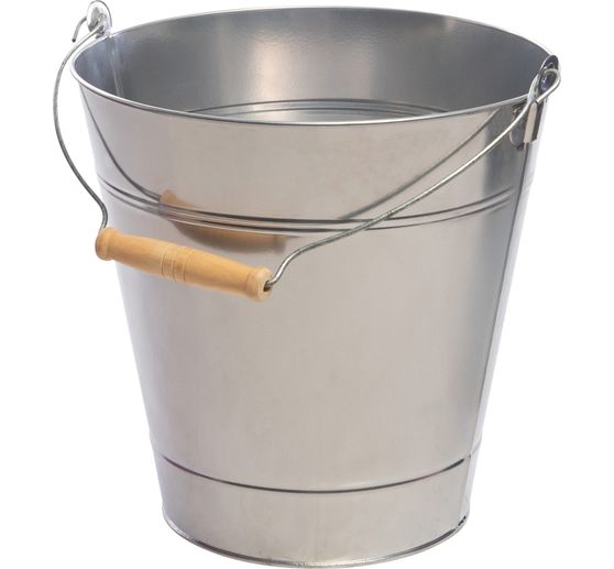 Metal pot with handle