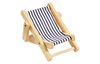 Deko-Liegestuhl aus Holz, blau/weiß
