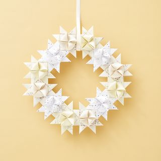 Weihnachtskranz aus Fr&ouml;belsternen